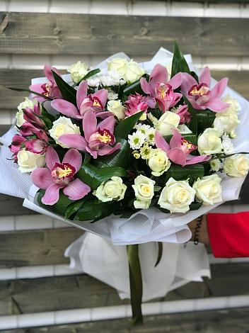 Букет цветов из: Розы и Хризантемы в Барановское