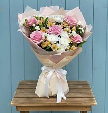 Букет цветов из:  Гвоздики, Орхидеи и Розы в Барановское