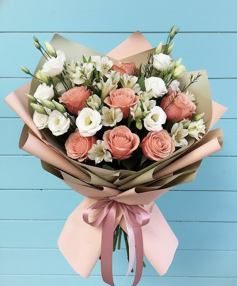 Букет цветов из: Розы, Альстромерии и Лизиантусы в Барановское