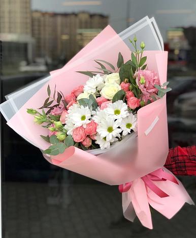 Букет цветов из: Розы, Лизиантусы и Хризантемы в Барановское